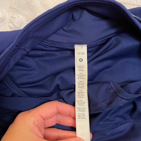 Lulu lemon shorts - Picture 4 of 5